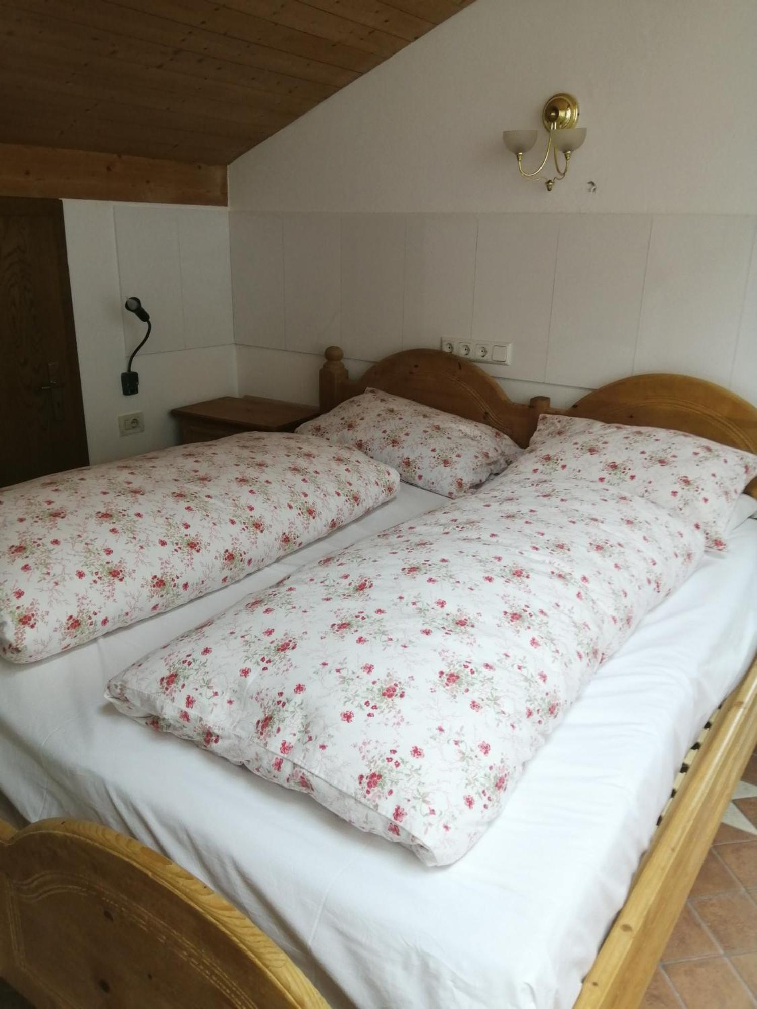 Ferienwohnungen Jojasa Latsch Buitenkant foto