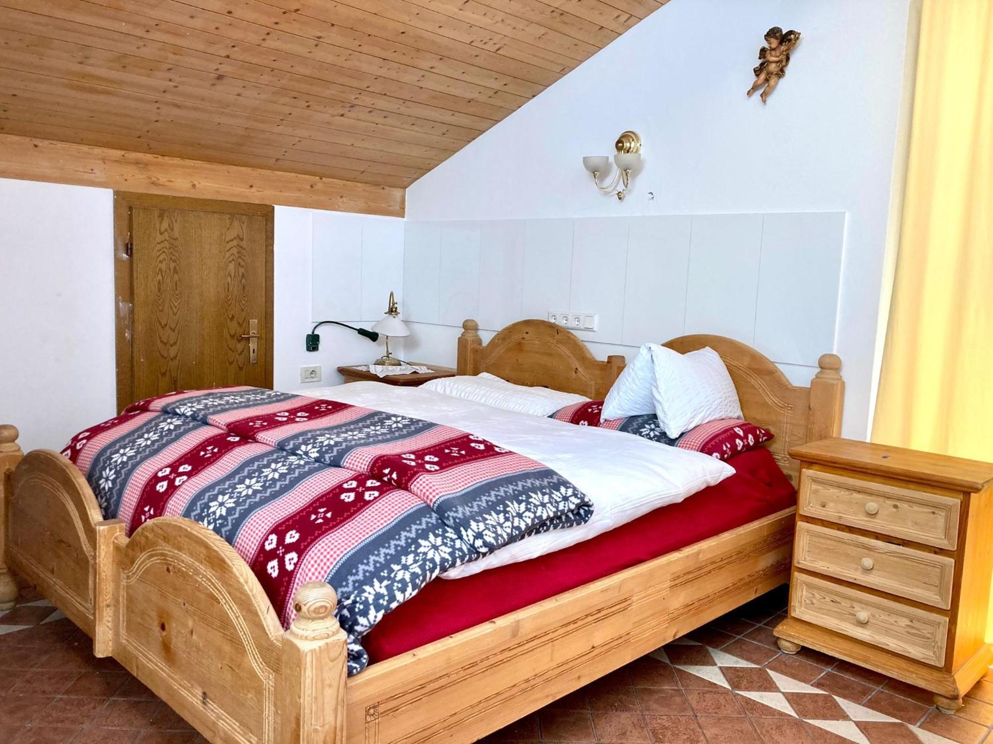 Ferienwohnungen Jojasa Latsch Buitenkant foto
