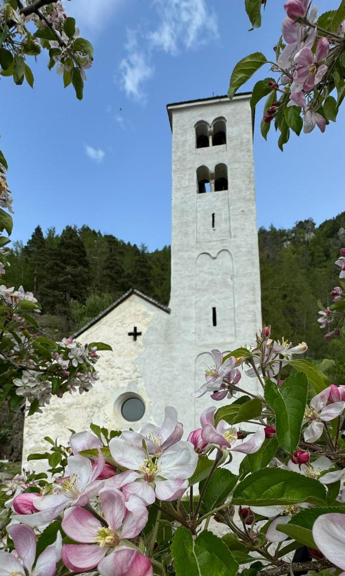 Ferienwohnungen Jojasa Latsch Buitenkant foto