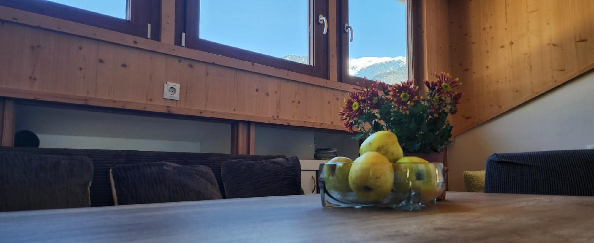 Ferienwohnungen Jojasa Latsch Buitenkant foto